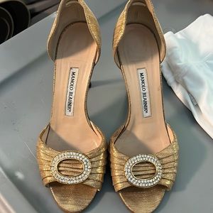 COPY - Manolo Blahnik gold evening shoes